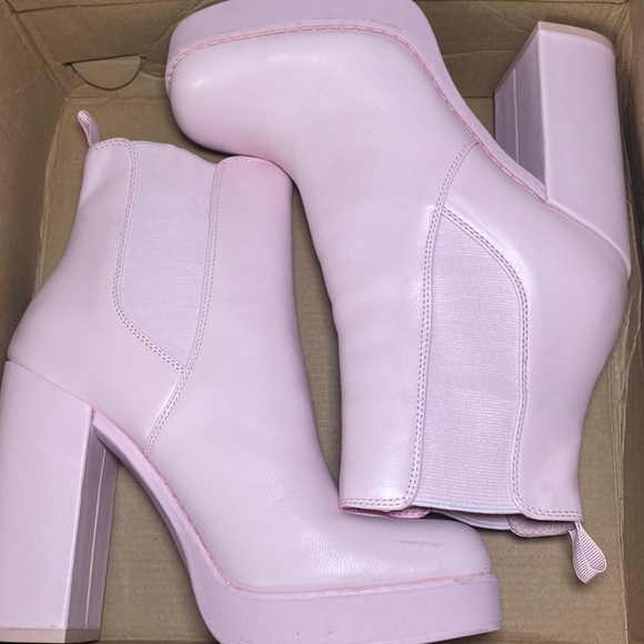 Steve Madden Shoes - Pink steve madden boots